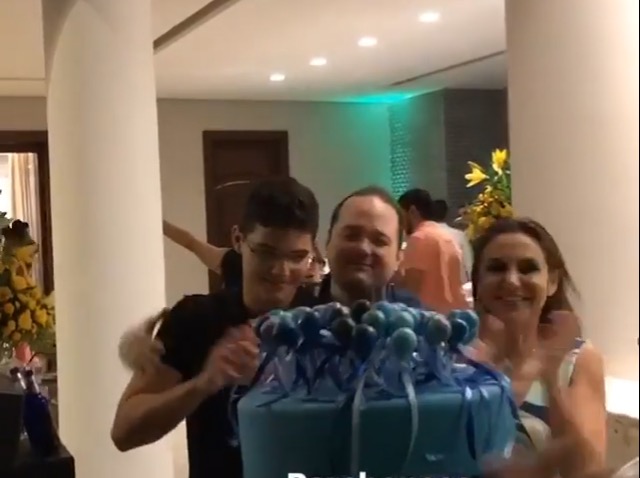 Happy Birthday de Otávio Queiroz Filho - Frisson Online